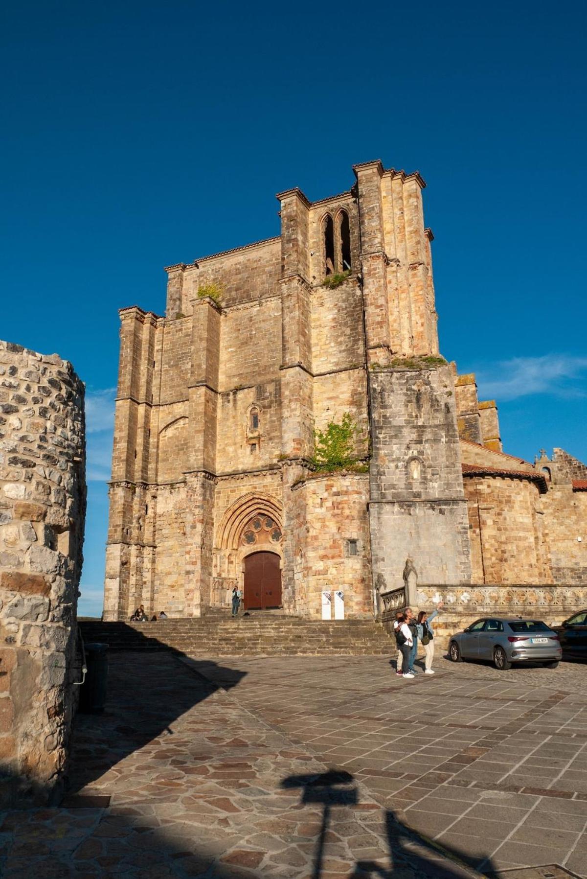 El Patio De Vespasiano-calera- Vistas A La Iglesia Junto Al Puerto Apartment Castro Urdiales